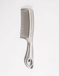 Pettini anti-rottura cromato e antistatico LOVE CHROME - TETSUKI SILVER in bath
