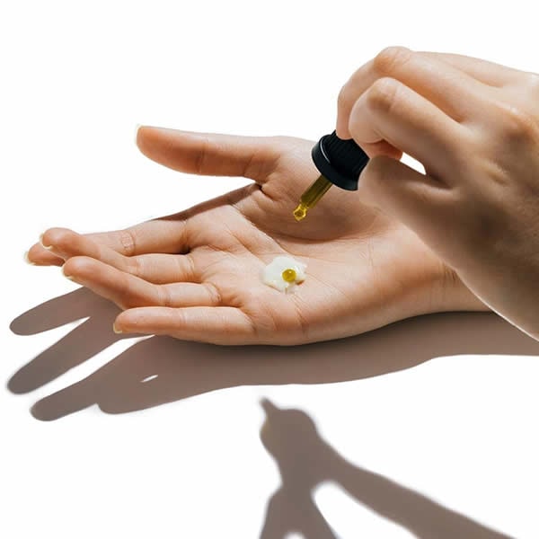 how to use odacite BA+S EYE CONTOUR Baobab and Sarsaparilla SERUM CONCENTRATE-min