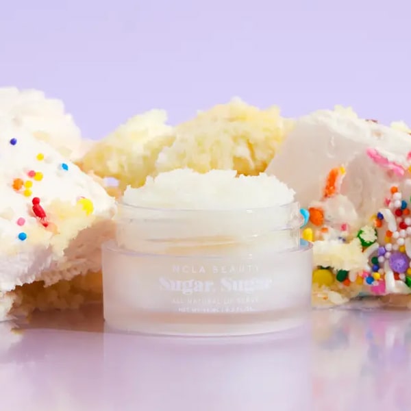 Sugar-sugar-birthday-cake-ncla-beauty-scrub-labbra